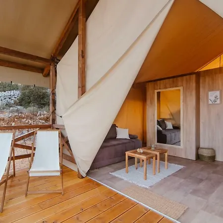 Glamping Tents And Mobile Homes Trasorka Veli Lošinj