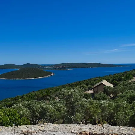 Glamping Tents And Mobile Homes Trasorka Kemp Veli Lošinj