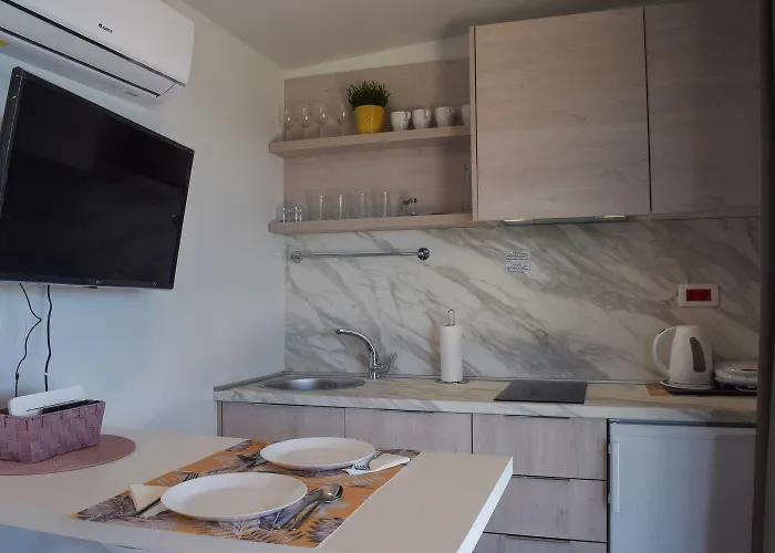Glamping Tents And Mobile Homes Trasorka Veli Lošinj