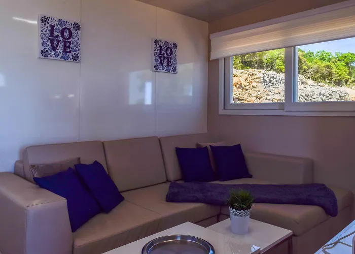 Kamp alanı Glamping Tents And Mobile Homes Trasorka