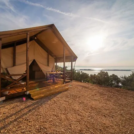 Glamping Tents And Mobile Homes Trasorka Veli Losinj
