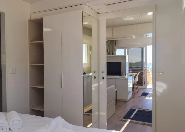 Glamping Tents And Mobile Homes Trasorka Camping Veli Lošinj
