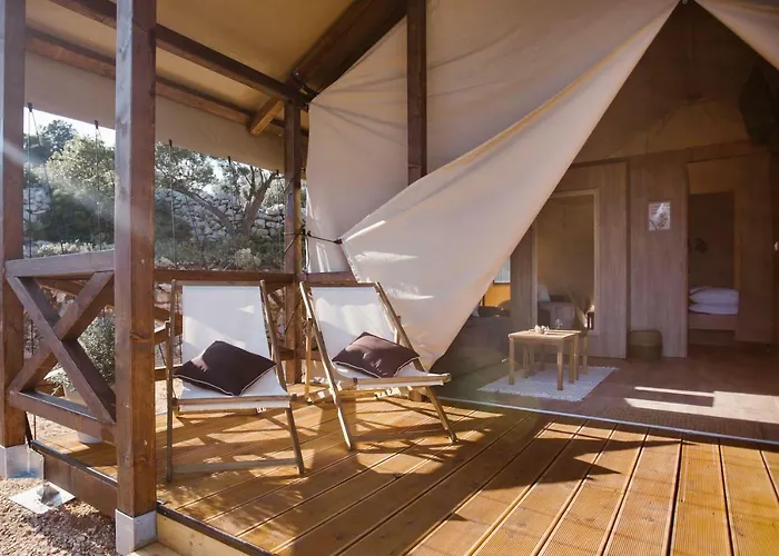 Glamping Tents And Mobile Homes Trasorka Veli Lošinj